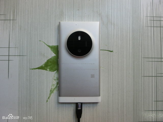 Первые живые фото Lumia 1030 на Windows Phone